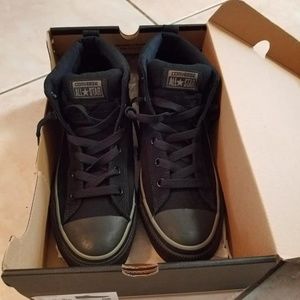 NIB CHUCK TAYLOR'S ALL STAR CONVERSE SIZE 10